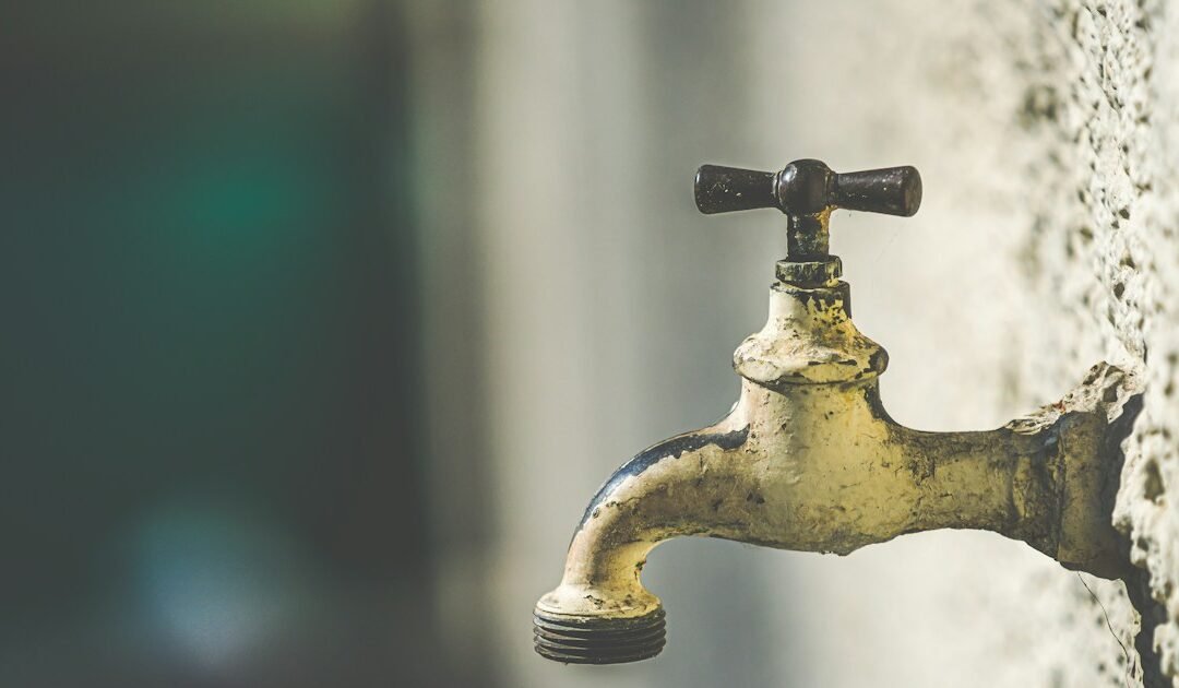Winterize Outdoor Faucets and Exposed Water Pipes: A Homeowner’s Fall Checklist